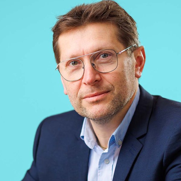 Dr Vlad Negulescu, chirurgien plasticien à la Clinique XANADU