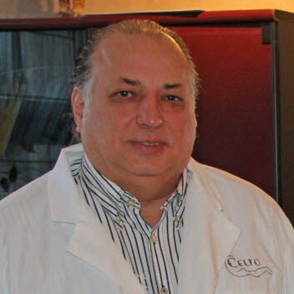 Dr Gilbert Vitale, chirurgien plasticien à la Clinique XANADU